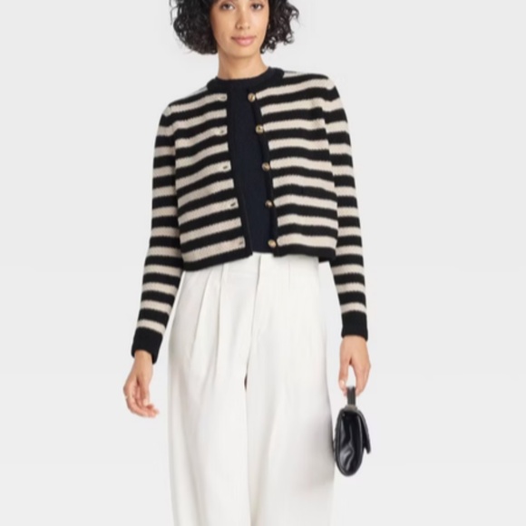 Women's Ribbed Cuff Button-Front Cardigan - Picture 3 of 7